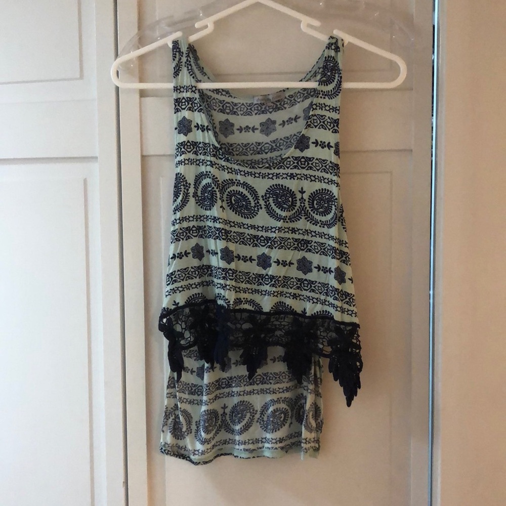Crop top (long in back)